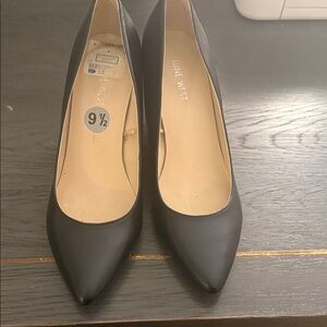 Nine West Black Pointed Toe Heels